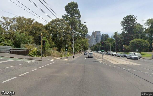 East Melbourne - stones throw from CBD & MCG! Next to free tram zone.