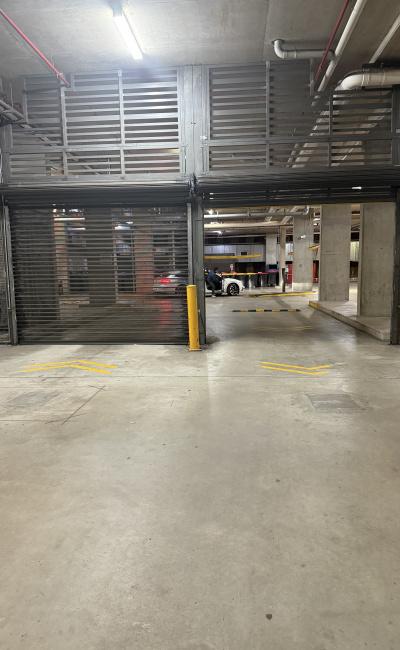 Parking space in Mascot