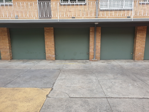 East Melbourne, near Collingwood and CBD - For Small Car only (Hatch)