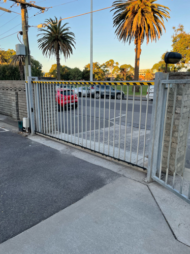 Saint Kilda - Secure Outdoor Parking close to the Beach