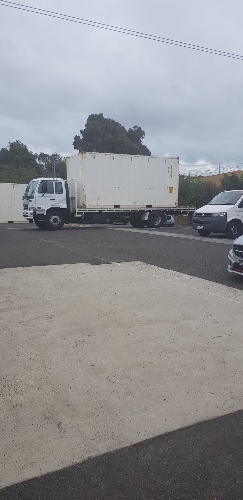 Great truck parking close to Westall and Princes