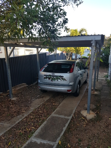 Covered driveway available near Mater hospital