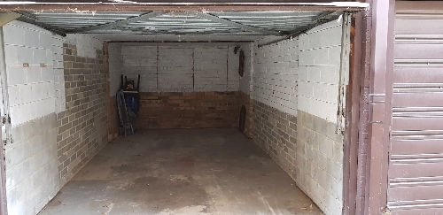Garage for lease