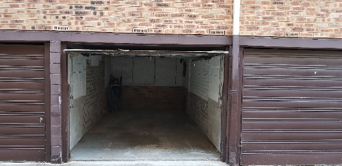 Garage for lease