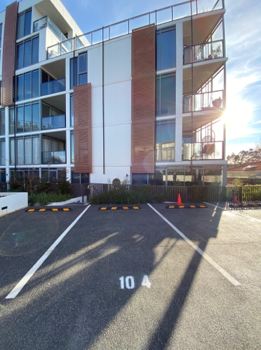 KNOXIA Luxury Apartment Parking Space