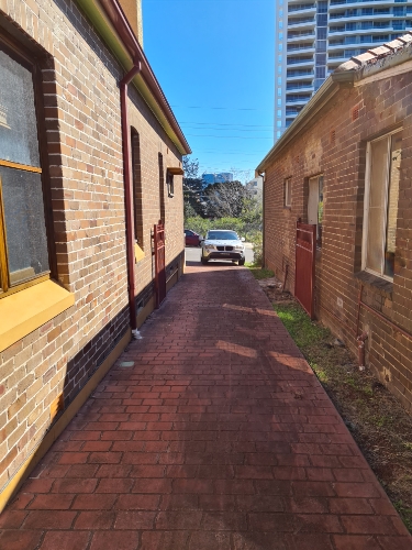 Best drive way to part your car close to Rhodes train station.