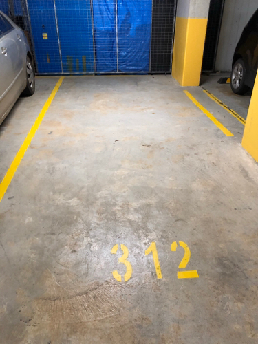 Gret Secure Indoor Parking, close to Ferry and Train