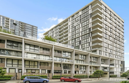 Car space with access to 5 different apartment buildings in Chisholm St and Brodie Spark Drive St