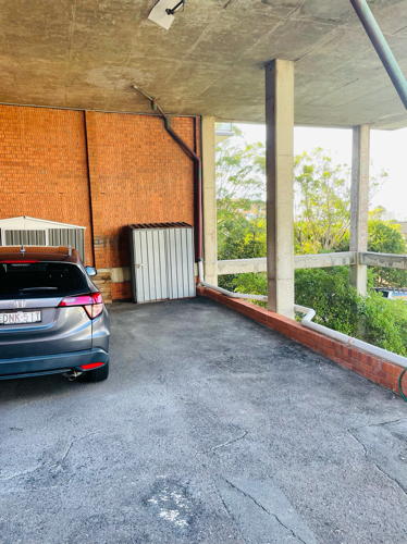 1 x undercover car space for rent, just 5 min from Freshwater and North Manly beach.