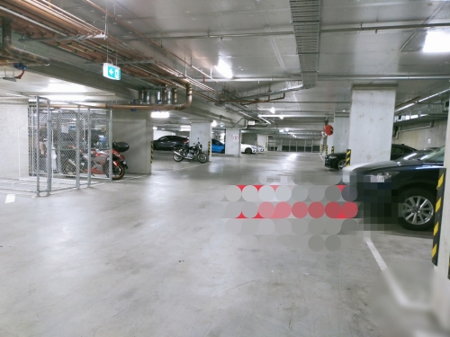 Indoor Lot in CBD, in a clean spacious spot, a good management. Access to free on-site gym & pool