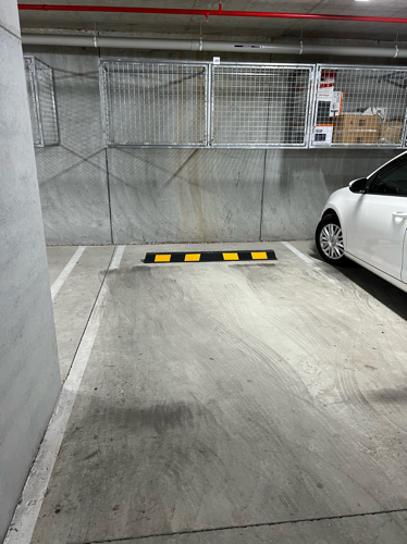 Great car parking space at Stationstreet Wentworthville