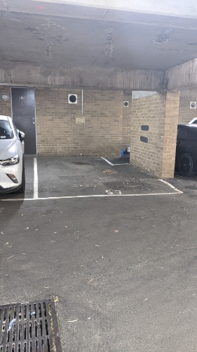 1 of 2 undercover parking spaces - close proximity to CBD, Queens Rd, Clarendon St and St Kilda Road