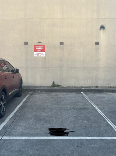 CITY EDGE off street car park with fantastic PT connections - SHORT TERM BOOKINGS ONLY