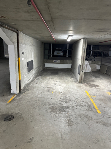 3 minutes to Museum Station, close to CBD