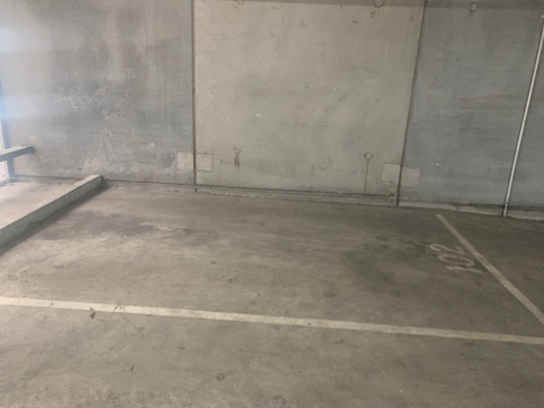 Great car park space available in center of Melbourne CBD close to Southern cross station