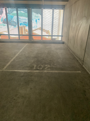 Great car park space available in center of Melbourne CBD close to Southern cross station