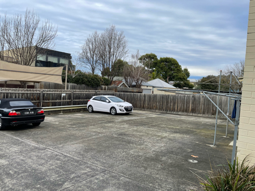 Hawthorn - Great Outdoor Parking Near Train Station