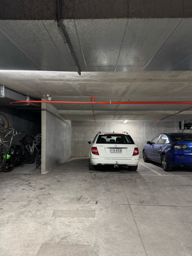 Great parking space available in Southbank(Near M1, CBD, Crown) and opposite Woolworths Southbank