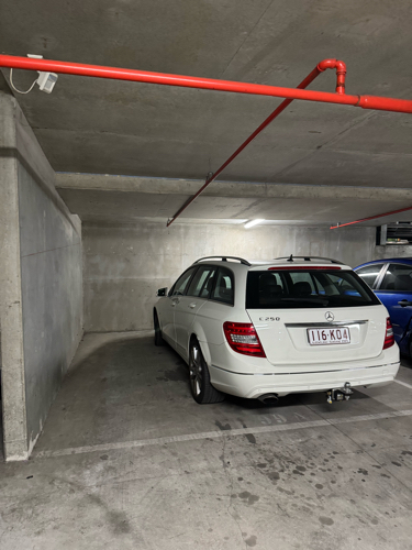 Great parking space available in Southbank(Near M1, CBD, Crown) and opposite Woolworths Southbank