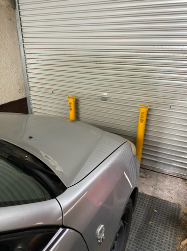 Secure car storage space No. 2 Safe Undercover Driveway Parking next to Tram to City and Bus to Rail